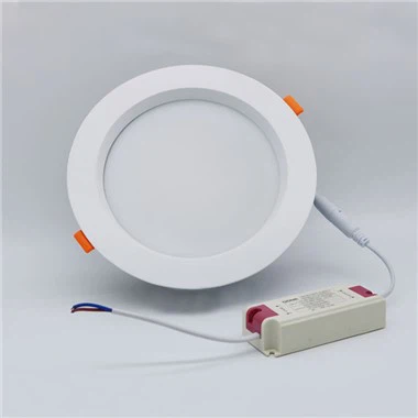 Downlight de Emergencia Mantenido