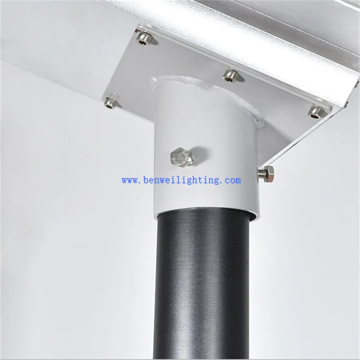 Solar-powered  Pathway Lamp (3)