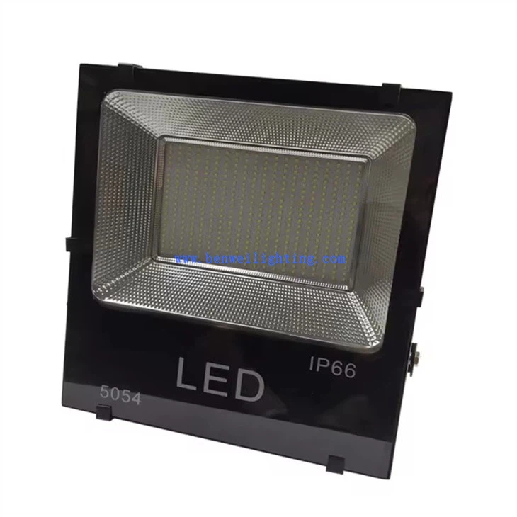 Spot Light outdoor (1)